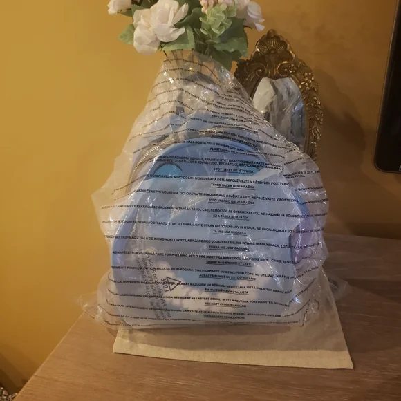 NWT! Loungefly X Disney Lilo & Stitch Mini Backpack with Lei Scrump Charm - Picture 8 of 9